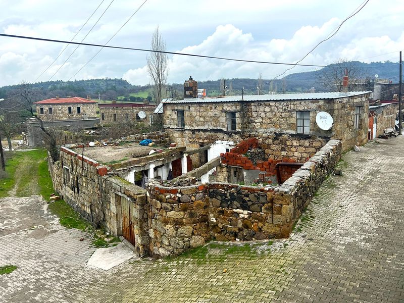 Çanakkale Ayvacık Hüseyinfakı-Satılık 4+2 Eski Taş Ev